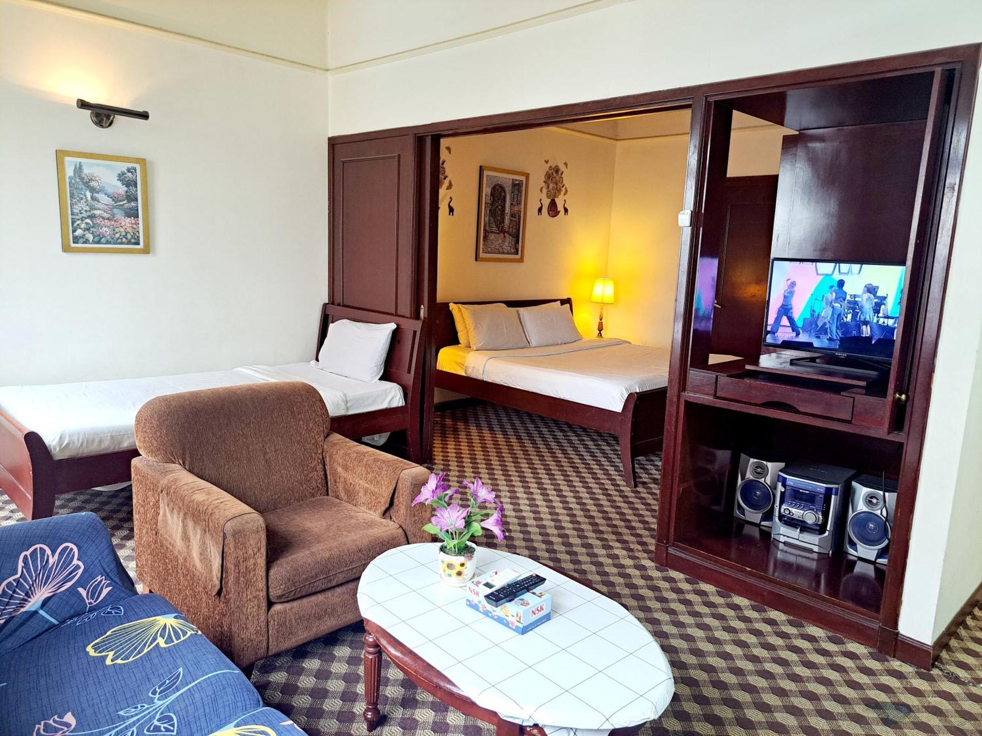 East Service Times Square Kl Apartemen