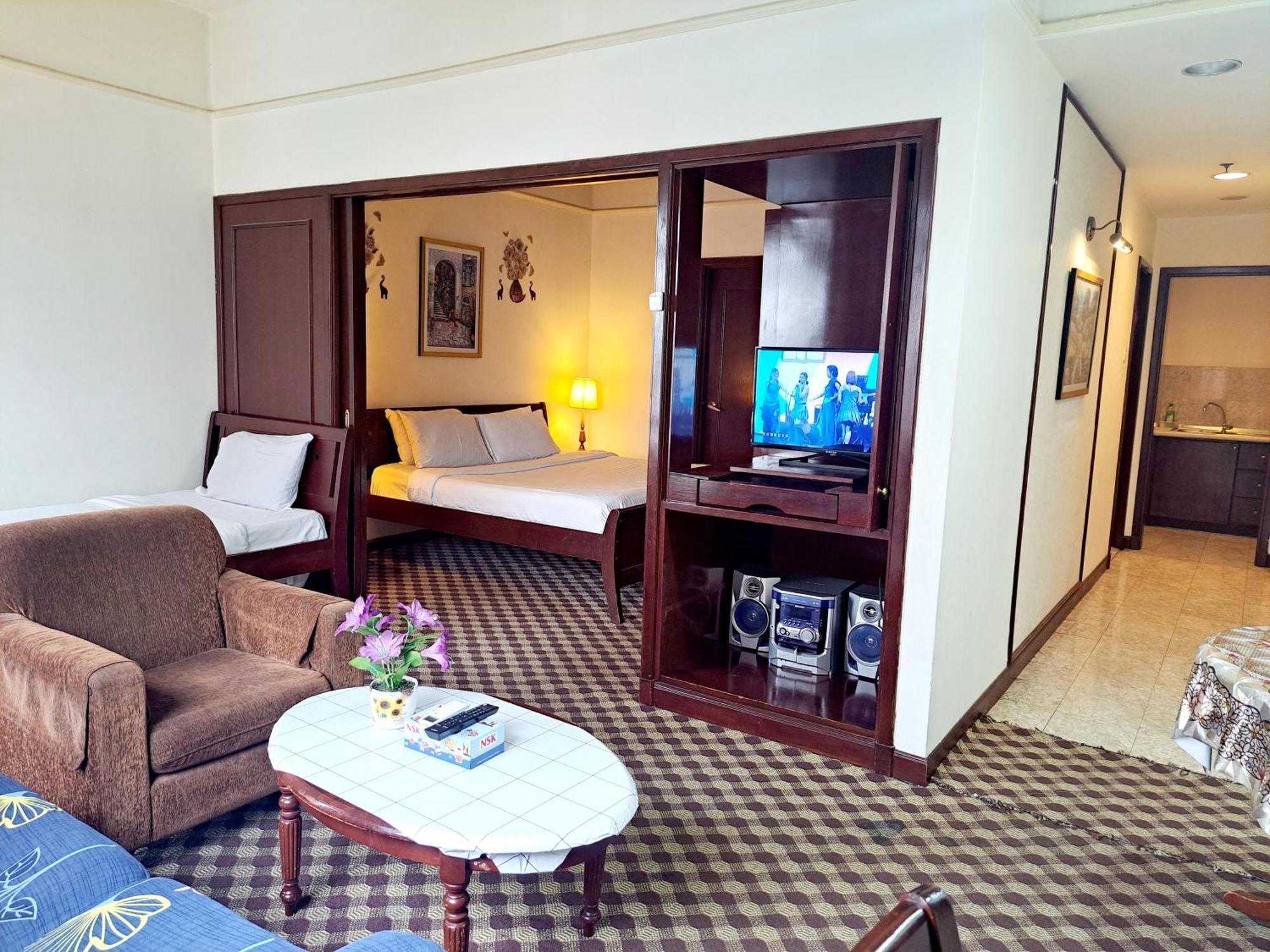 East Service Times Square Kl Apartemen *