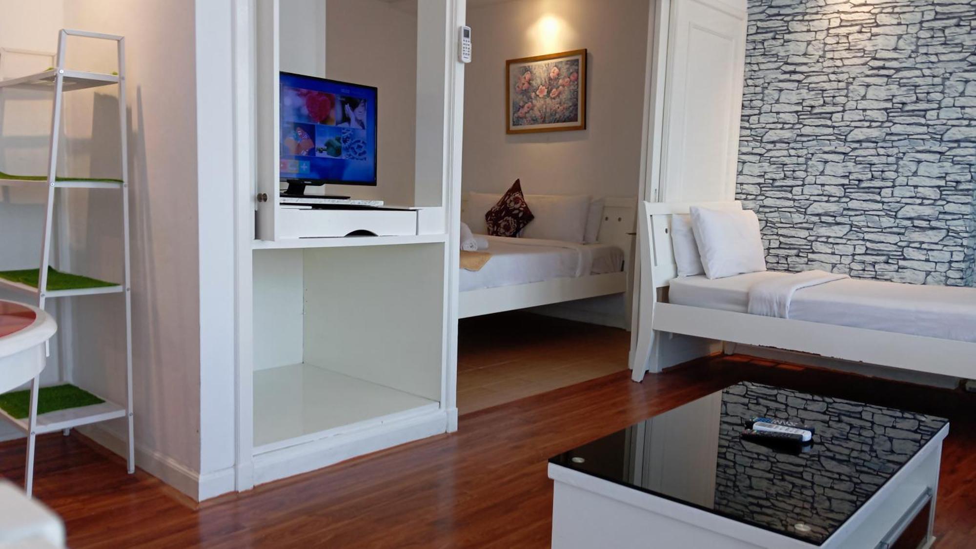 East Service Times Square Kl Apartemen *