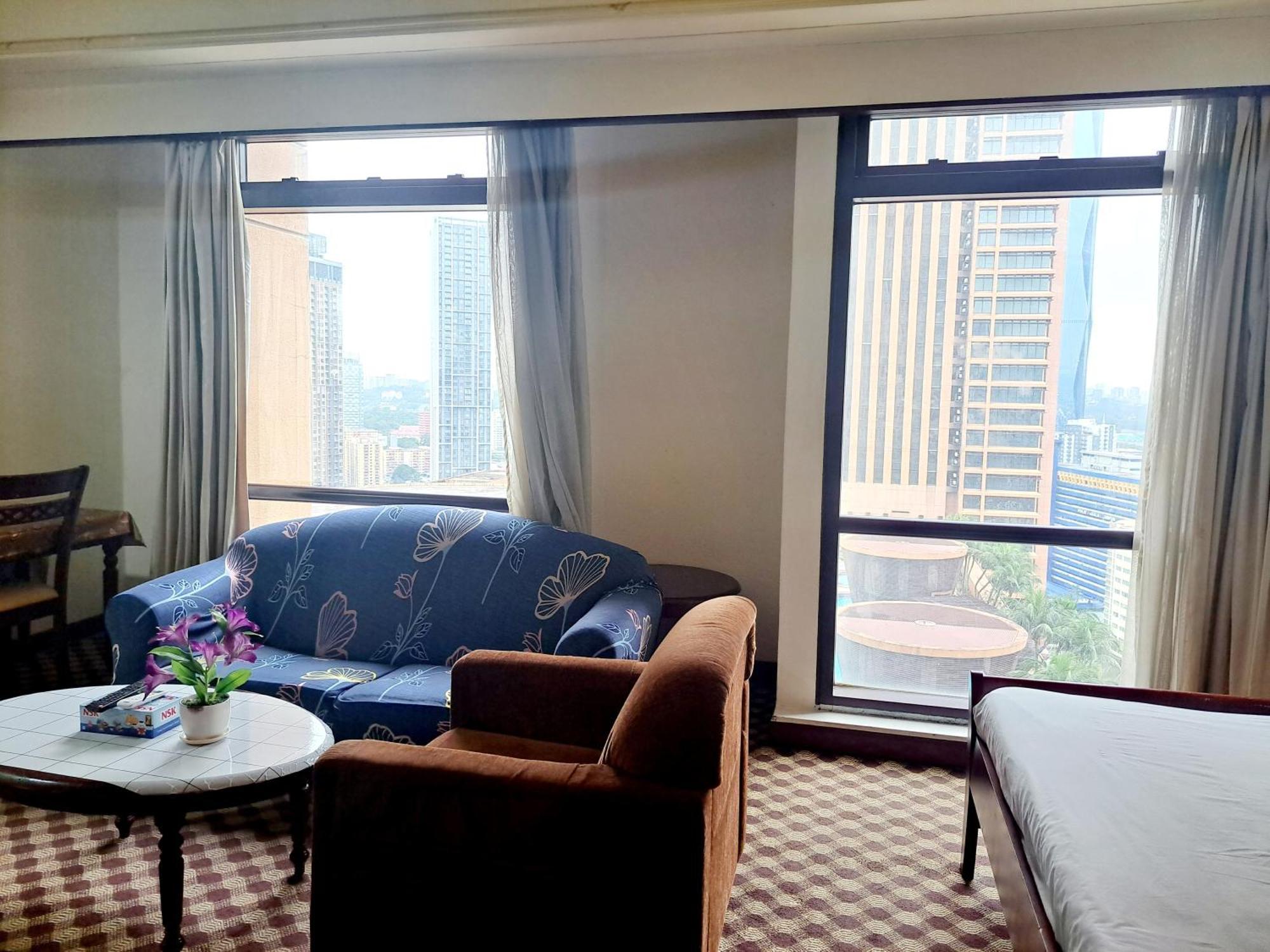East Service Times Square Kl Apartemen