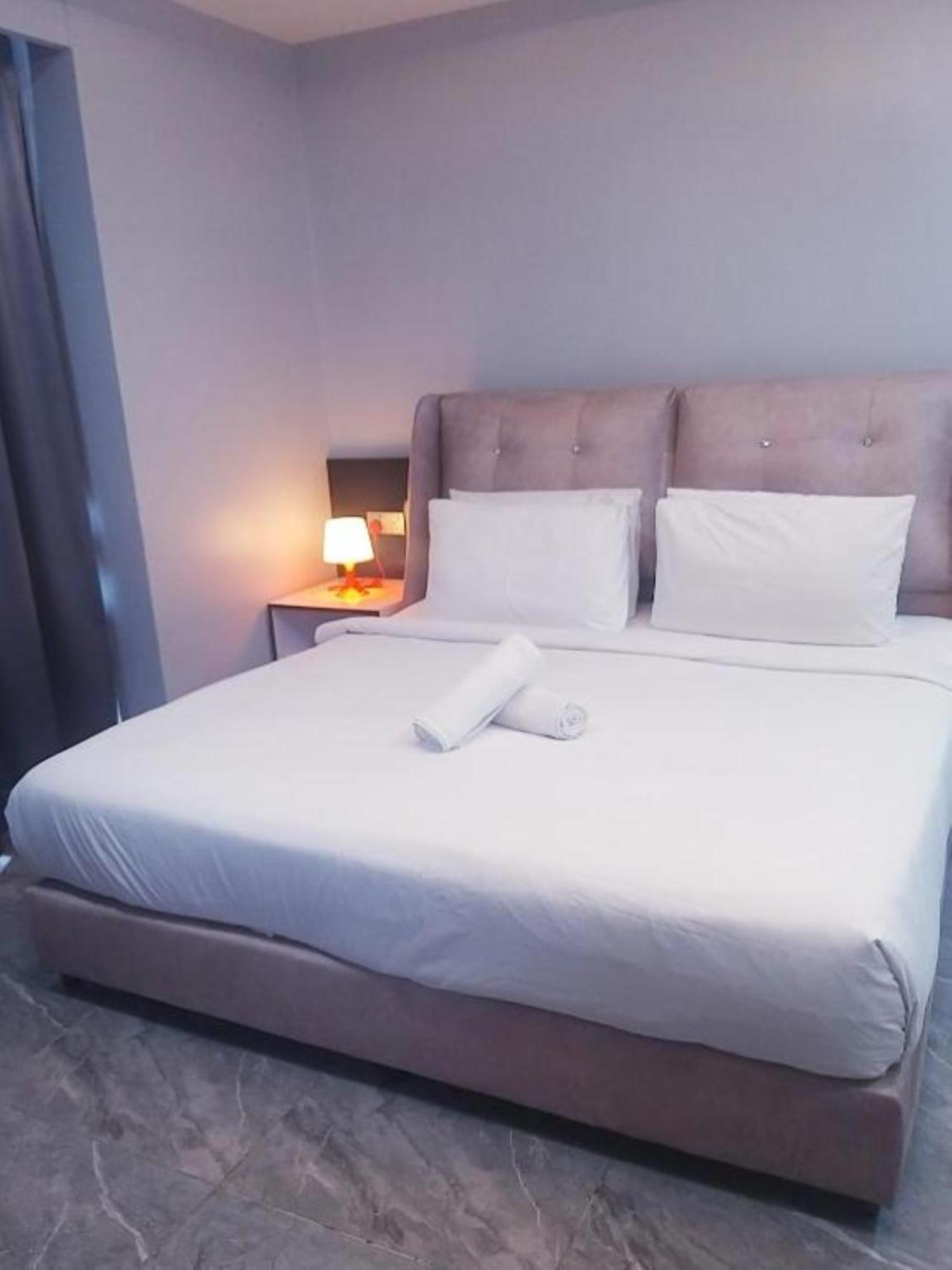 East Service Times Square Kl Apartemen Kuala Lumpur